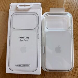 Apple iPhone 17 Pro Clear Case - Open Box